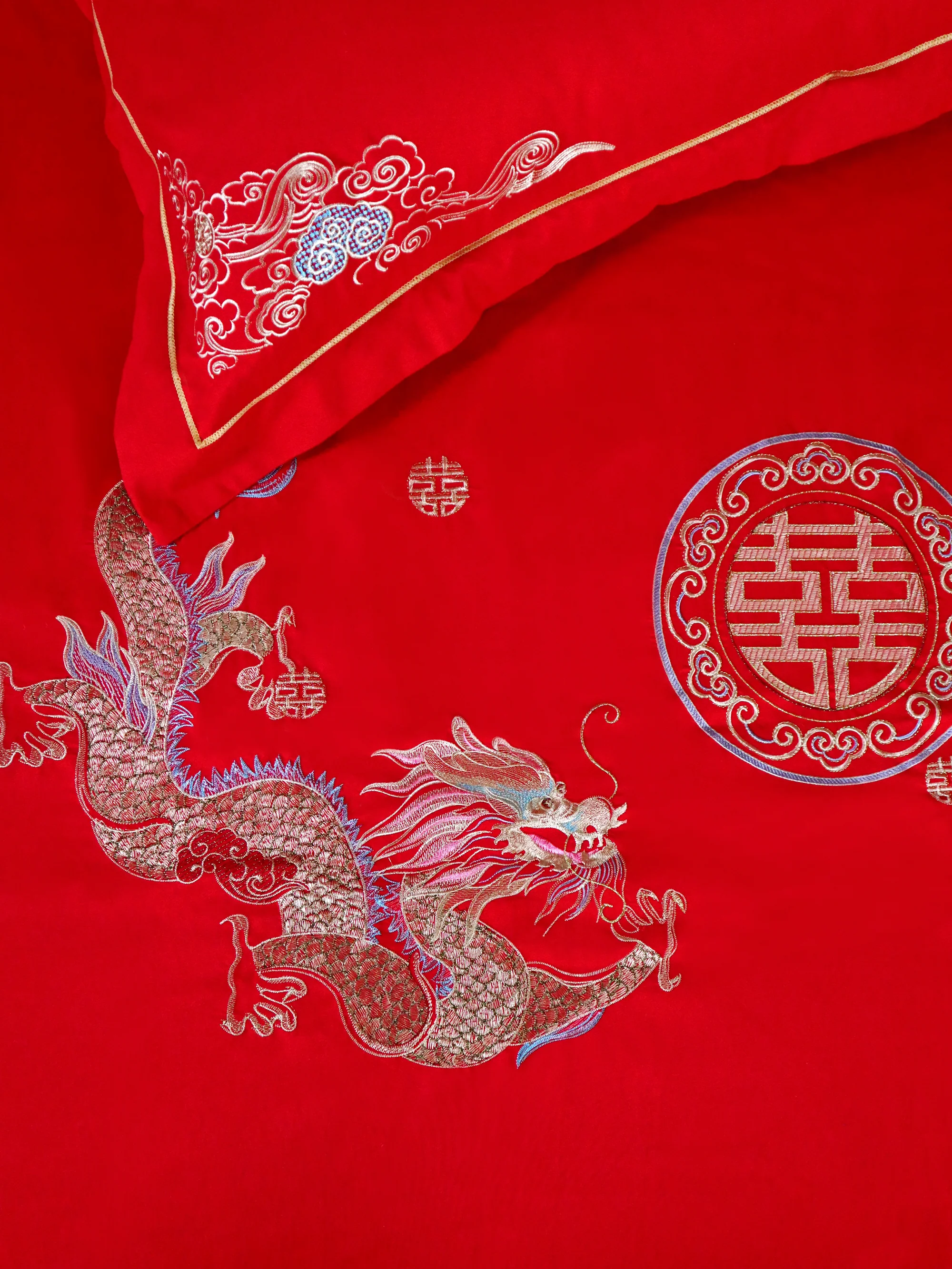 Embroidered Dragon and Phoenix Bedding Set (4 pieces) - Image 3
